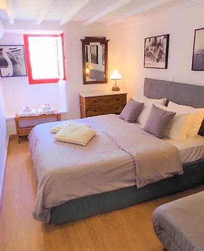 Vakantiehuis Bougainvillea Typical Town House - Private Rooftop *